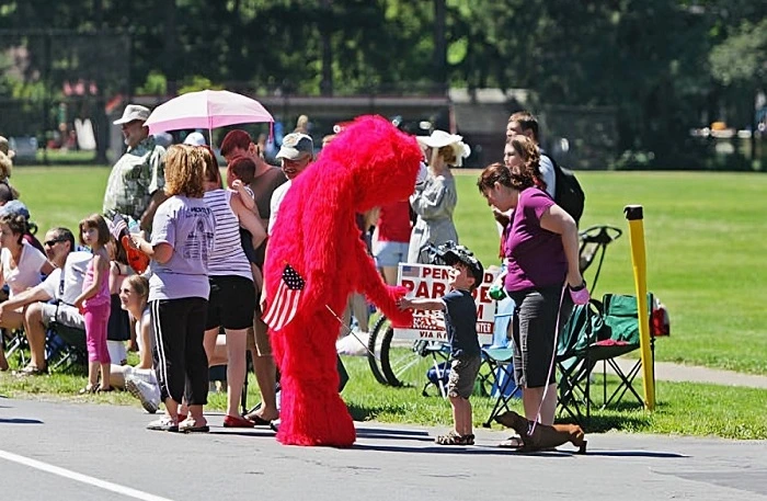 Muppet with Long Hooked Beak